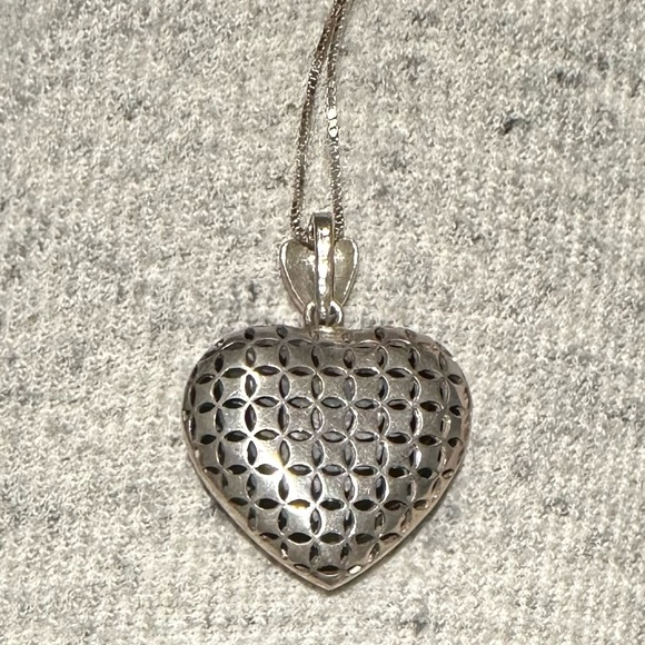 Silver and Marcasite puffed heart necklace. - Picture 2 of 2